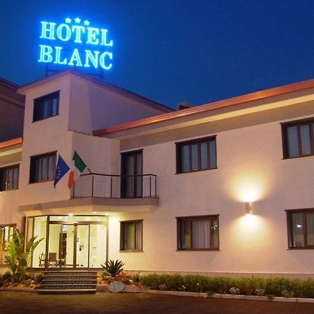 Hotel Blanc Casoria Exterior foto